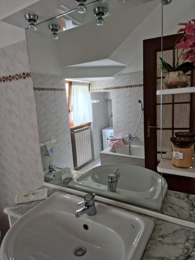 דירות Rezzonico Borgocastello מראה חיצוני תמונה